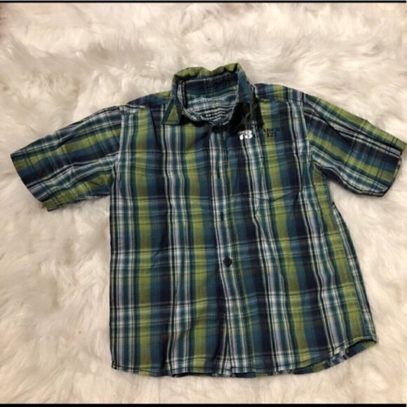 𝅺plaid shirt for 6Y - Picture 2 of 7
